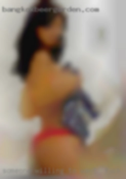 Someone willing to want to fuck in Chicago have a little fun.